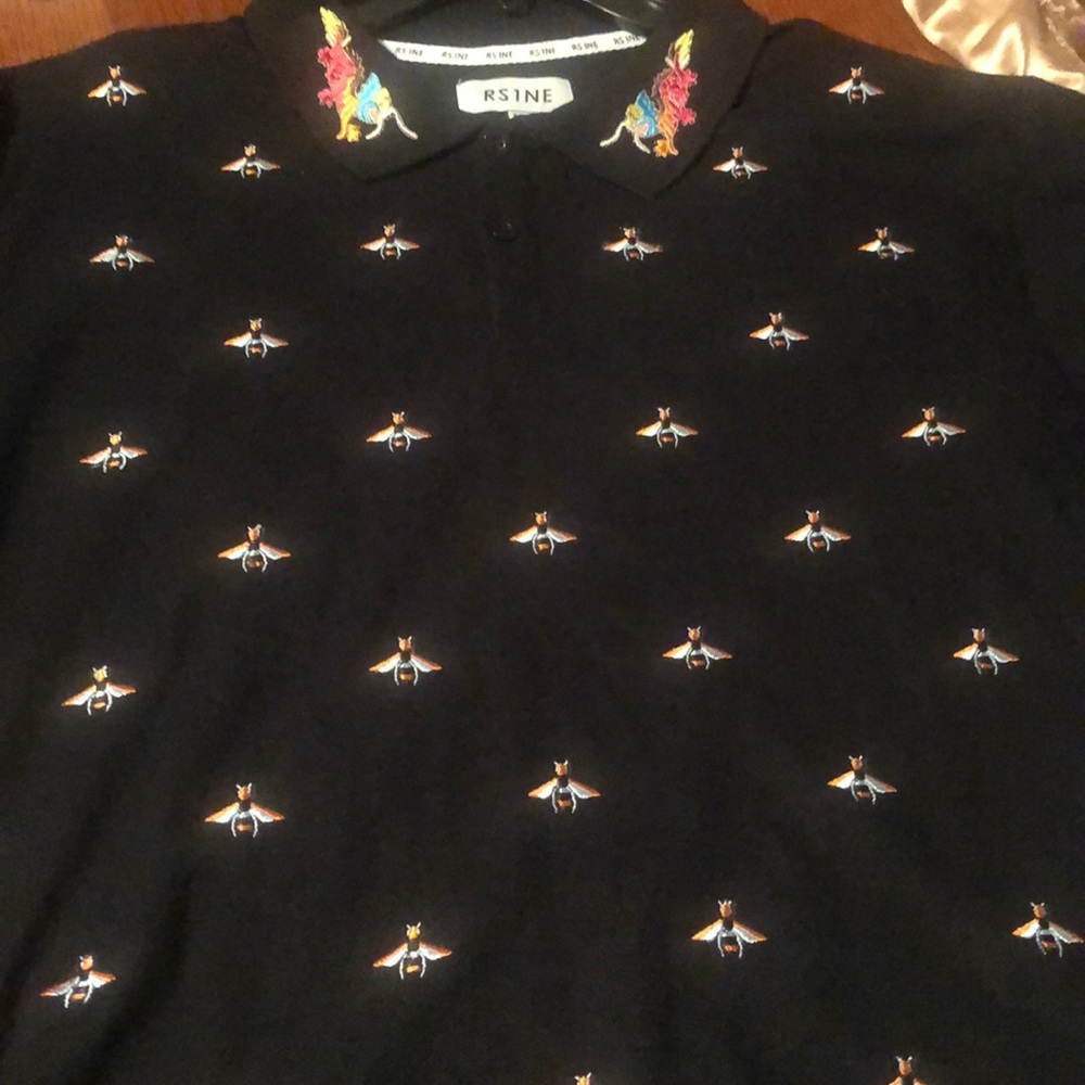 I’m selling a shirt.